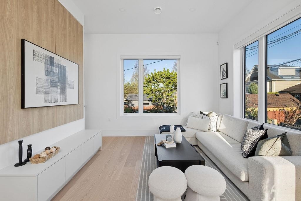 2754 Graveley Street, Vancouver, BC, V5K 3J7