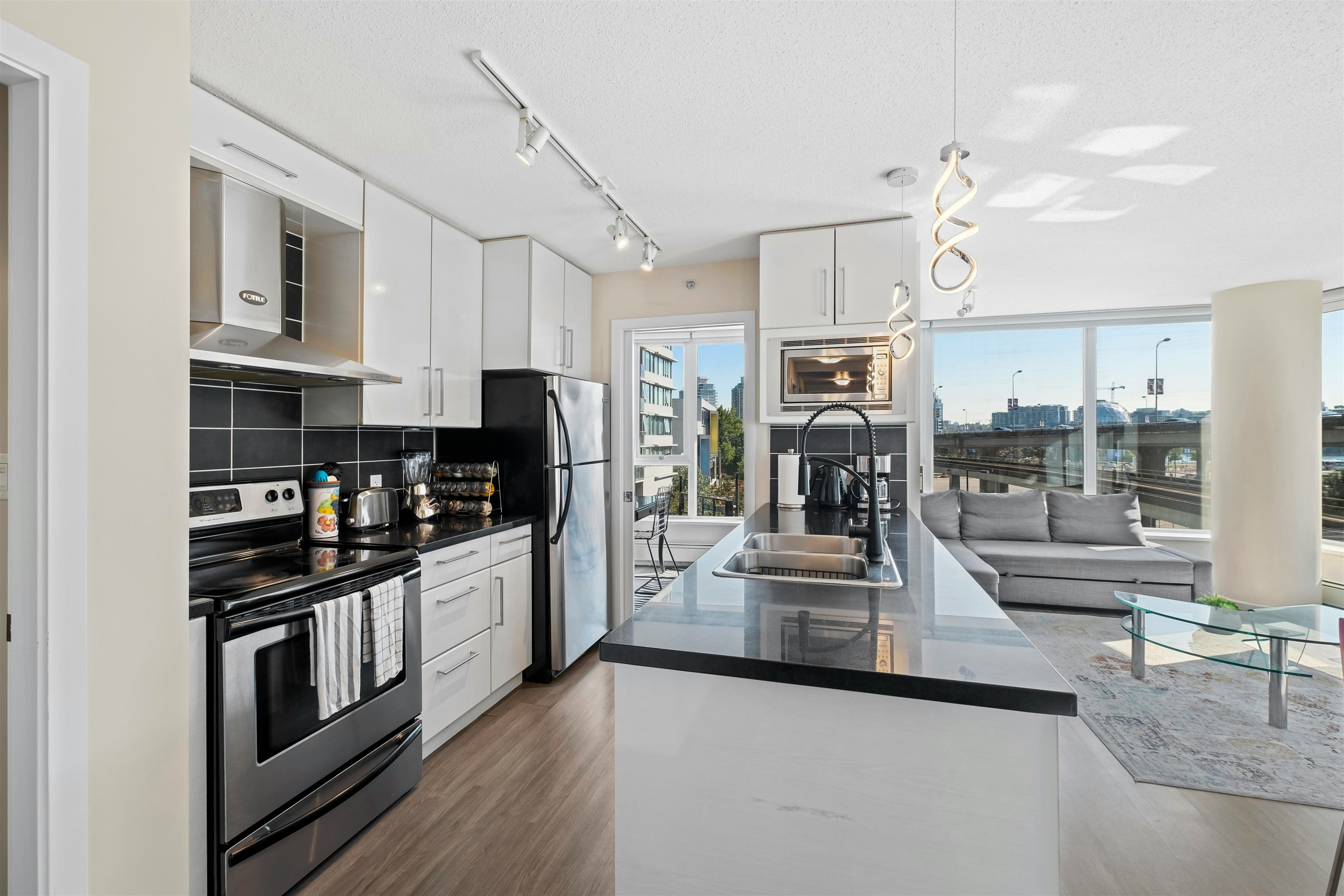 305-689 Abbott Street, Vancouver, BC, V6B 0J2 - 7