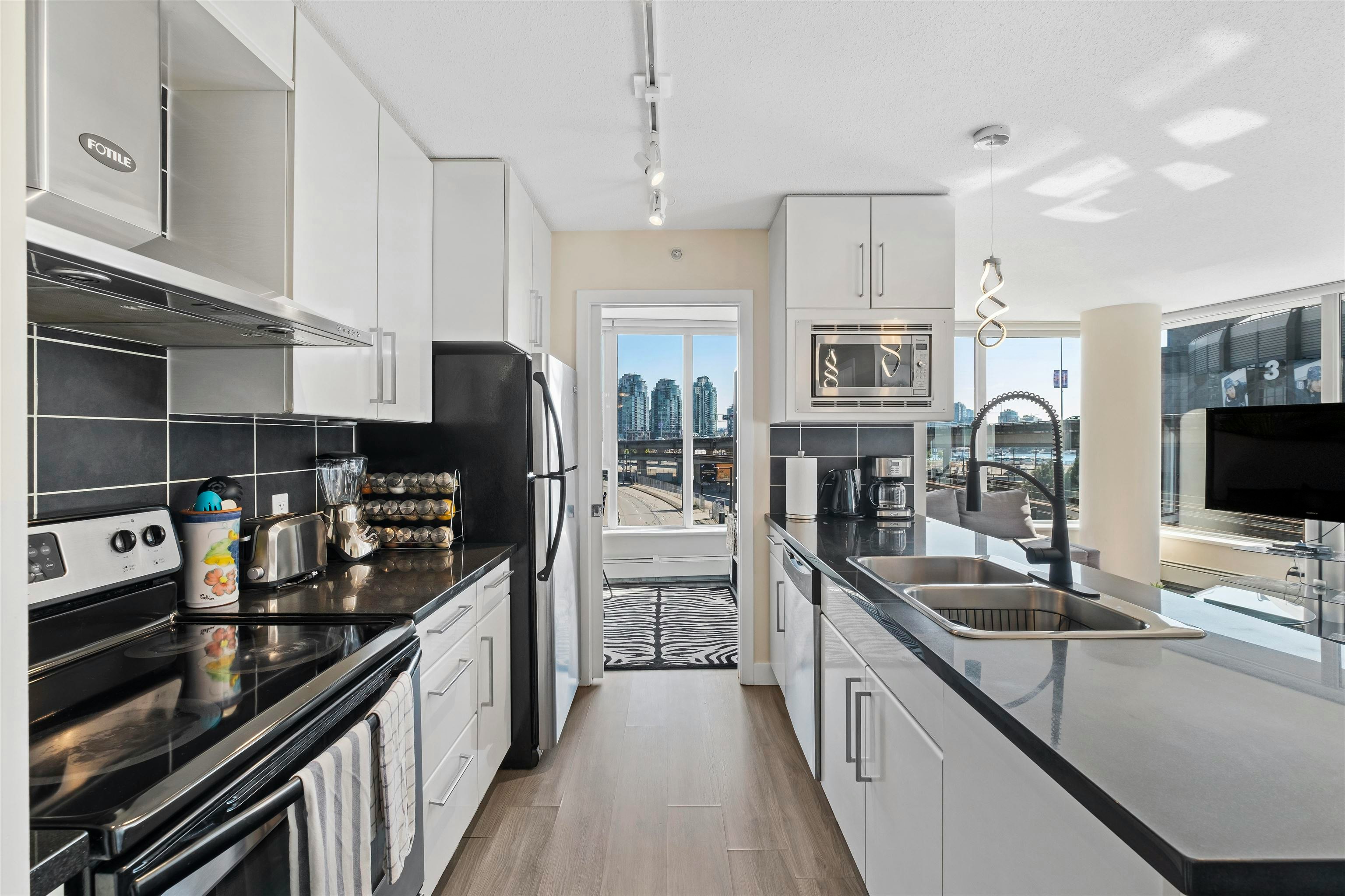 305-689 Abbott Street, Vancouver, BC, V6B 0J2 - 6