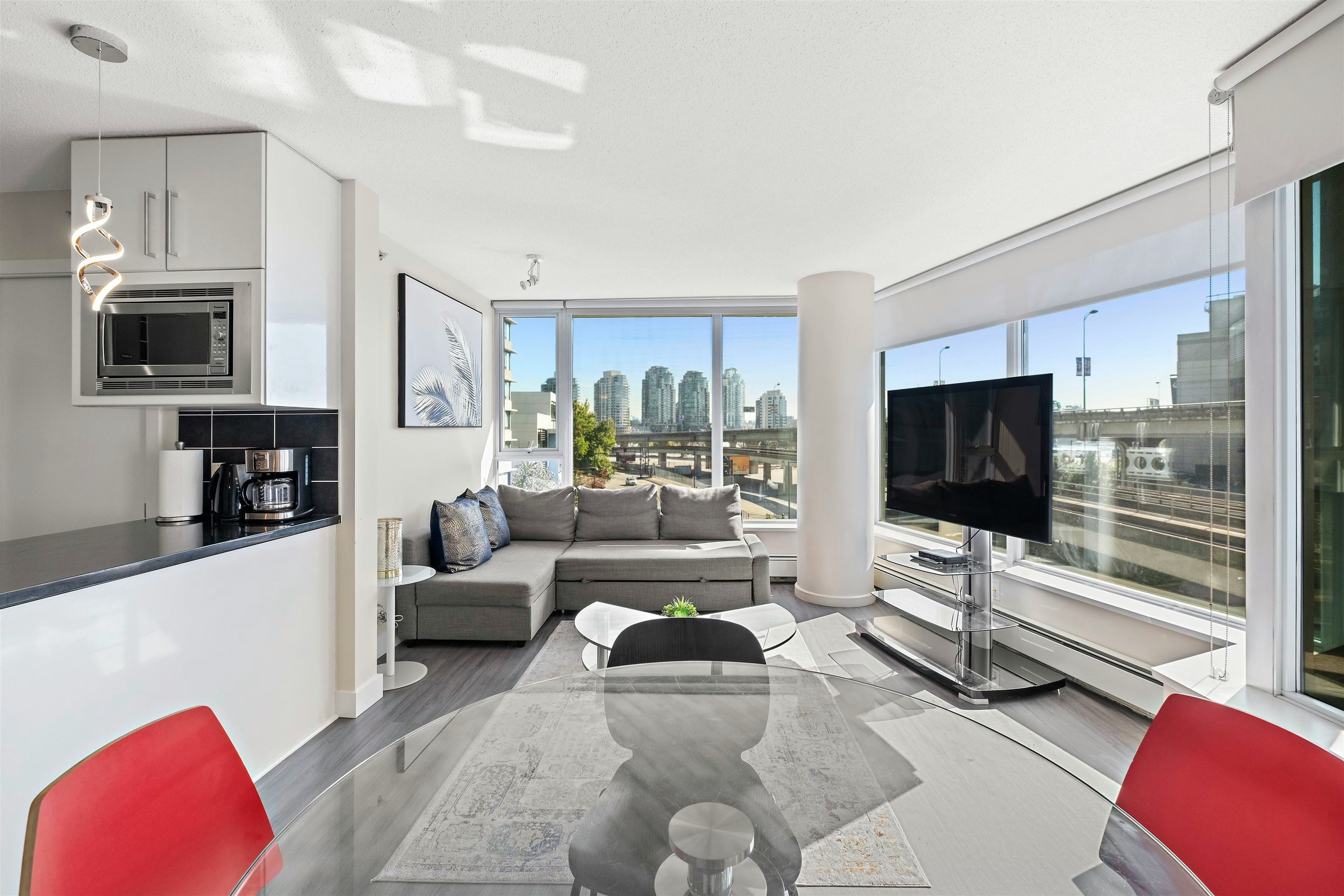305-689 Abbott Street - 4
