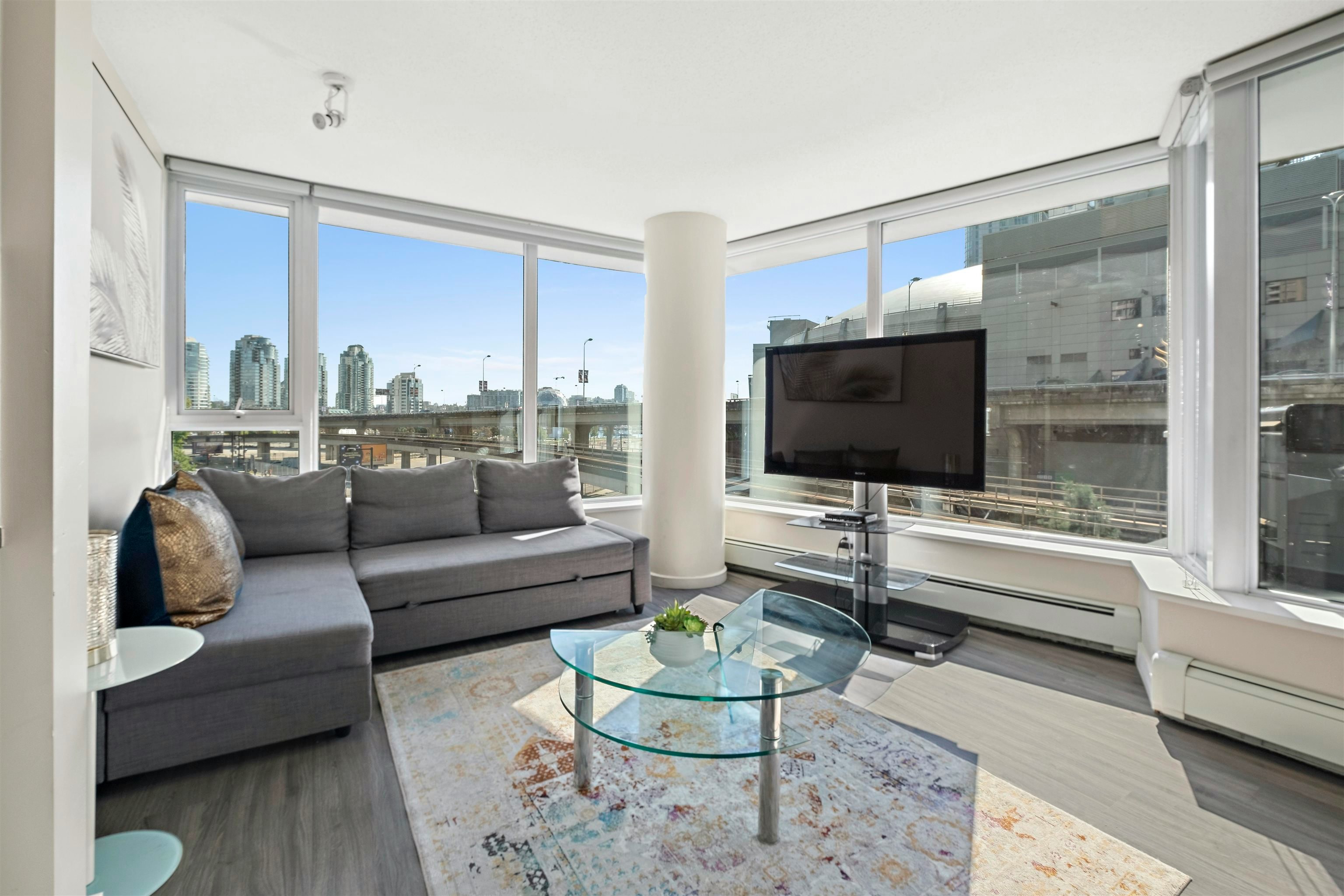 305-689 Abbott Street - 5