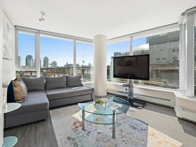 305-689 Abbott Street - 5