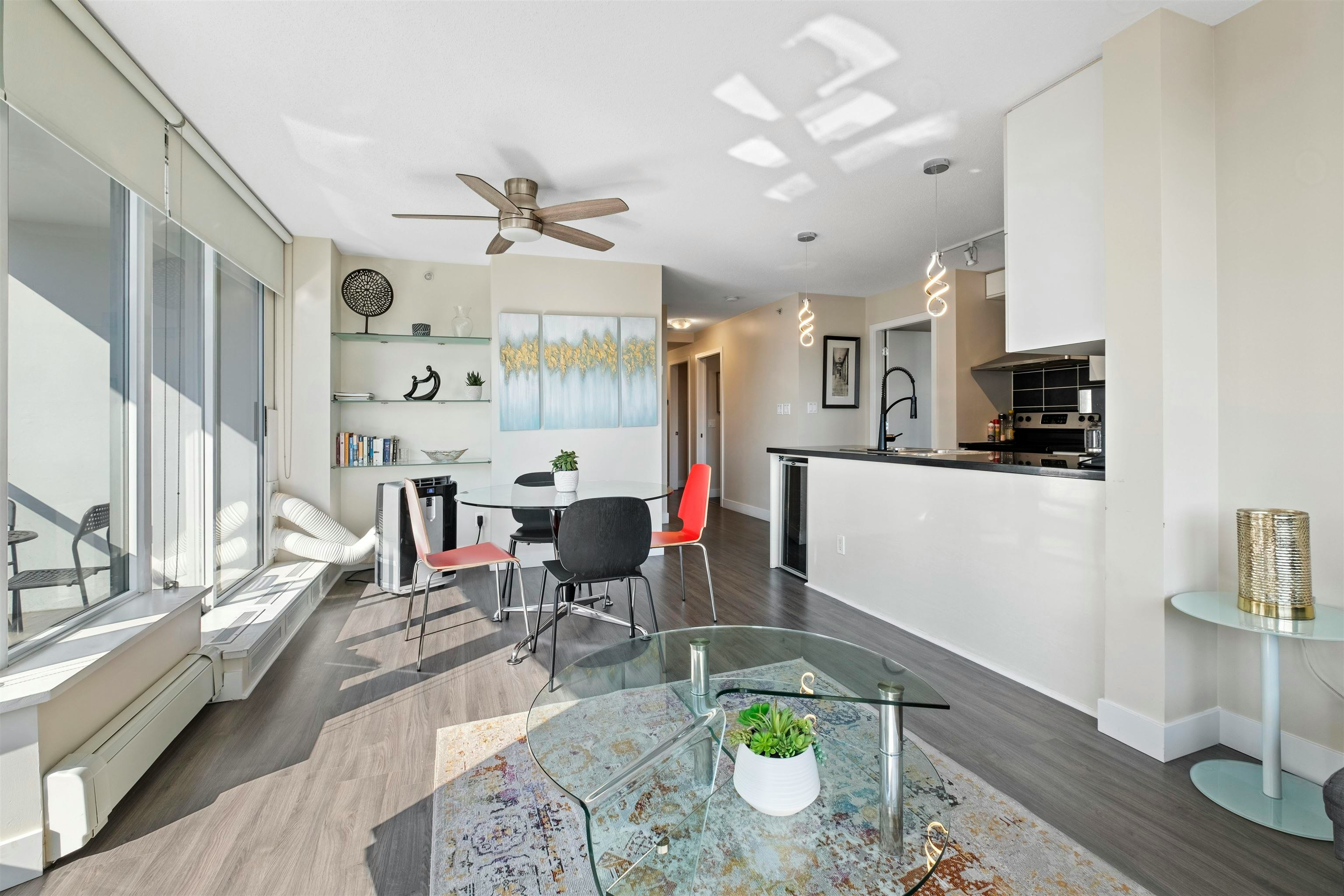 305-689 Abbott Street - 3