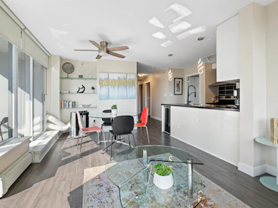 305-689 Abbott Street - 3