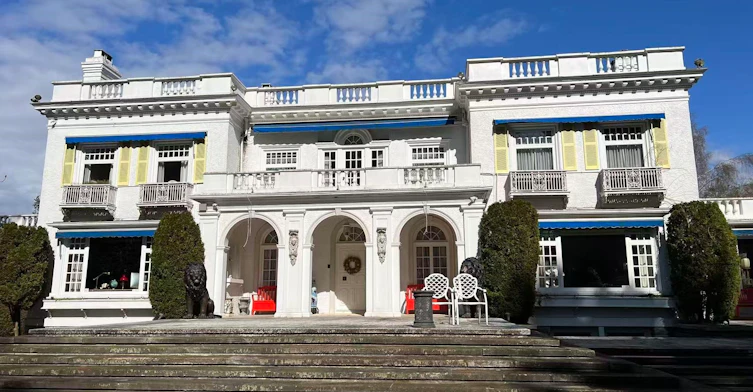 3380 The Crescent, Vancouver, BC, V6H 1T8 - 2