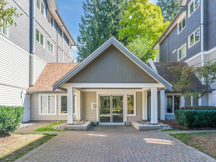 206-9668 148 Street, Surrey, BC, V3R 0W2