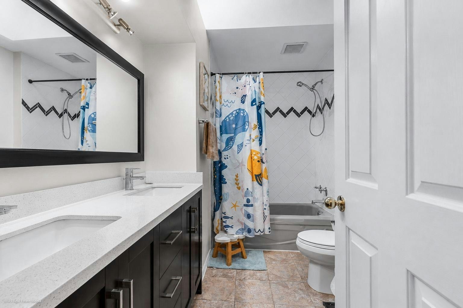 Upper-16375 Middleglen Place, Surrey, BC, V4N 1X7 - 21