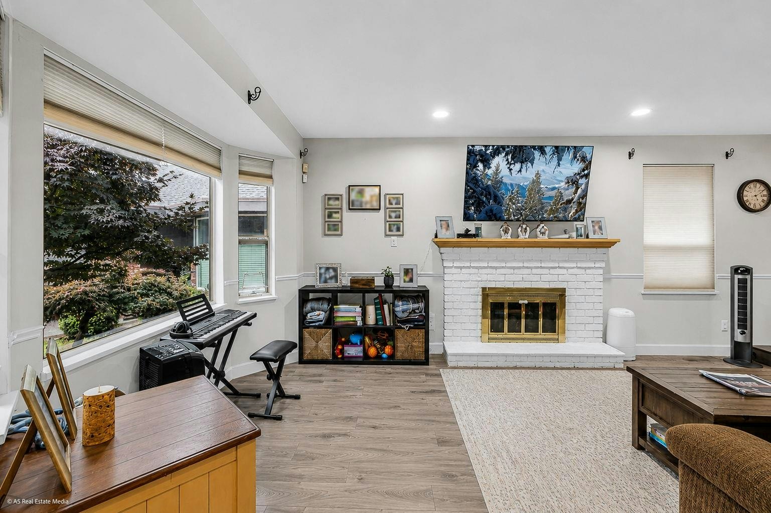 Upper-16375 Middleglen Place, Surrey, BC, V4N 1X7 - 6