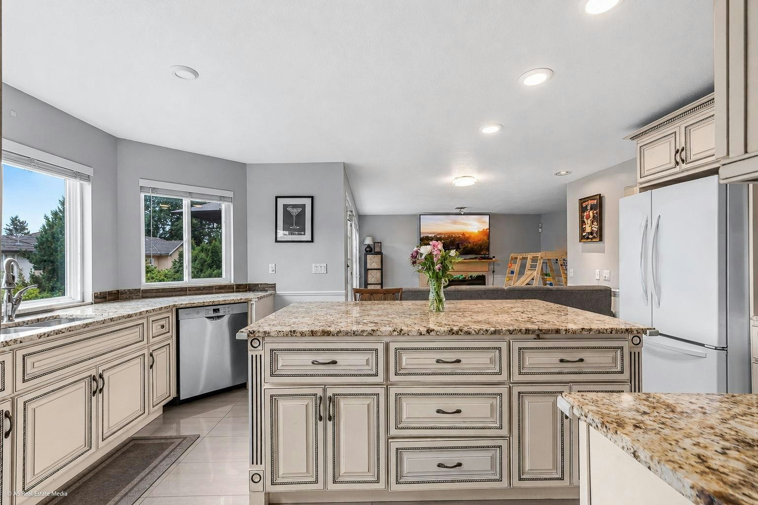 Upper-16375 Middleglen Place, Surrey, BC, V4N 1X7 - 13