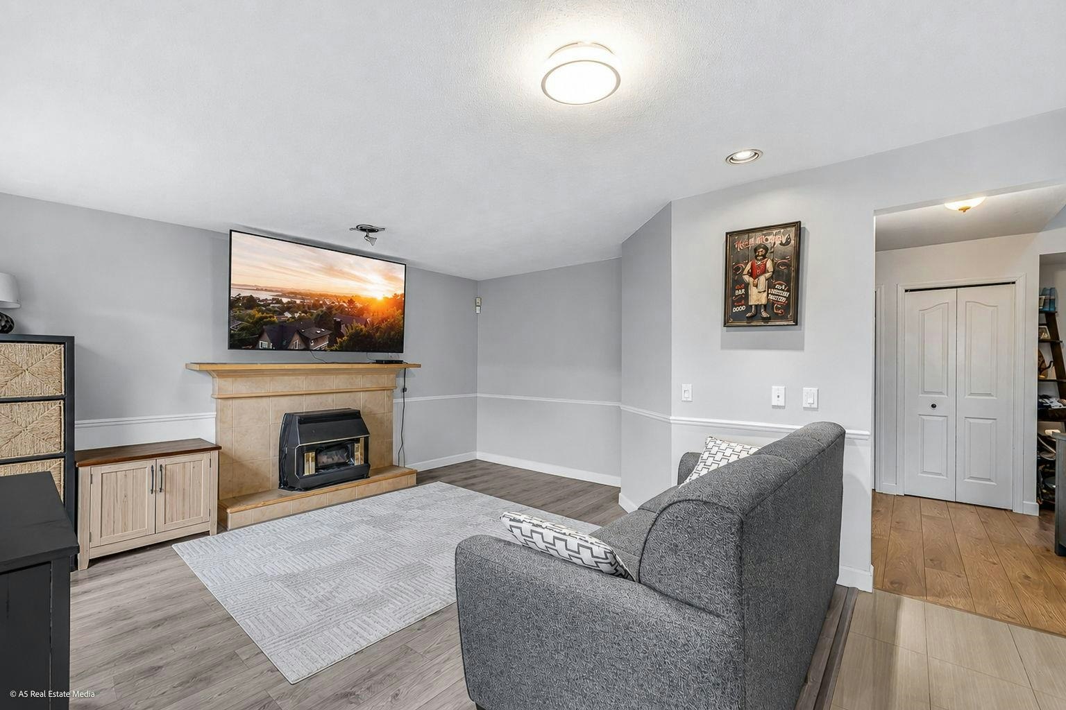Upper-16375 Middleglen Place, Surrey, BC, V4N 1X7 - 14