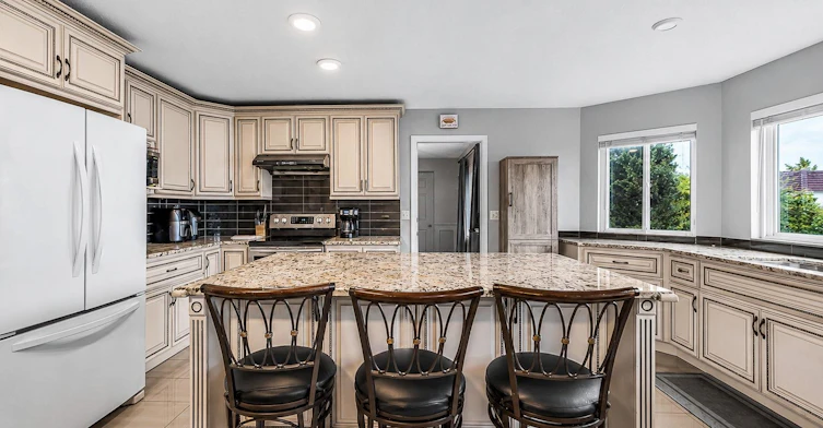 Upper-16375 Middleglen Place, Surrey, BC, V4N 1X7 - 11
