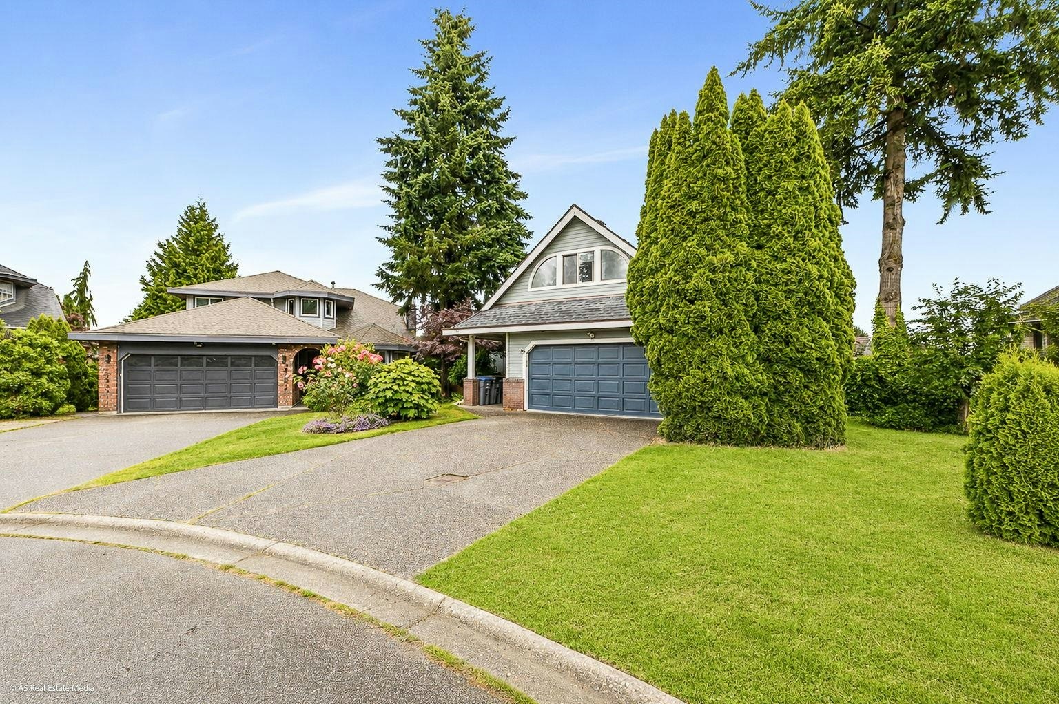 Upper-16375 Middleglen Place, Surrey, BC, V4N 1X7 - 2