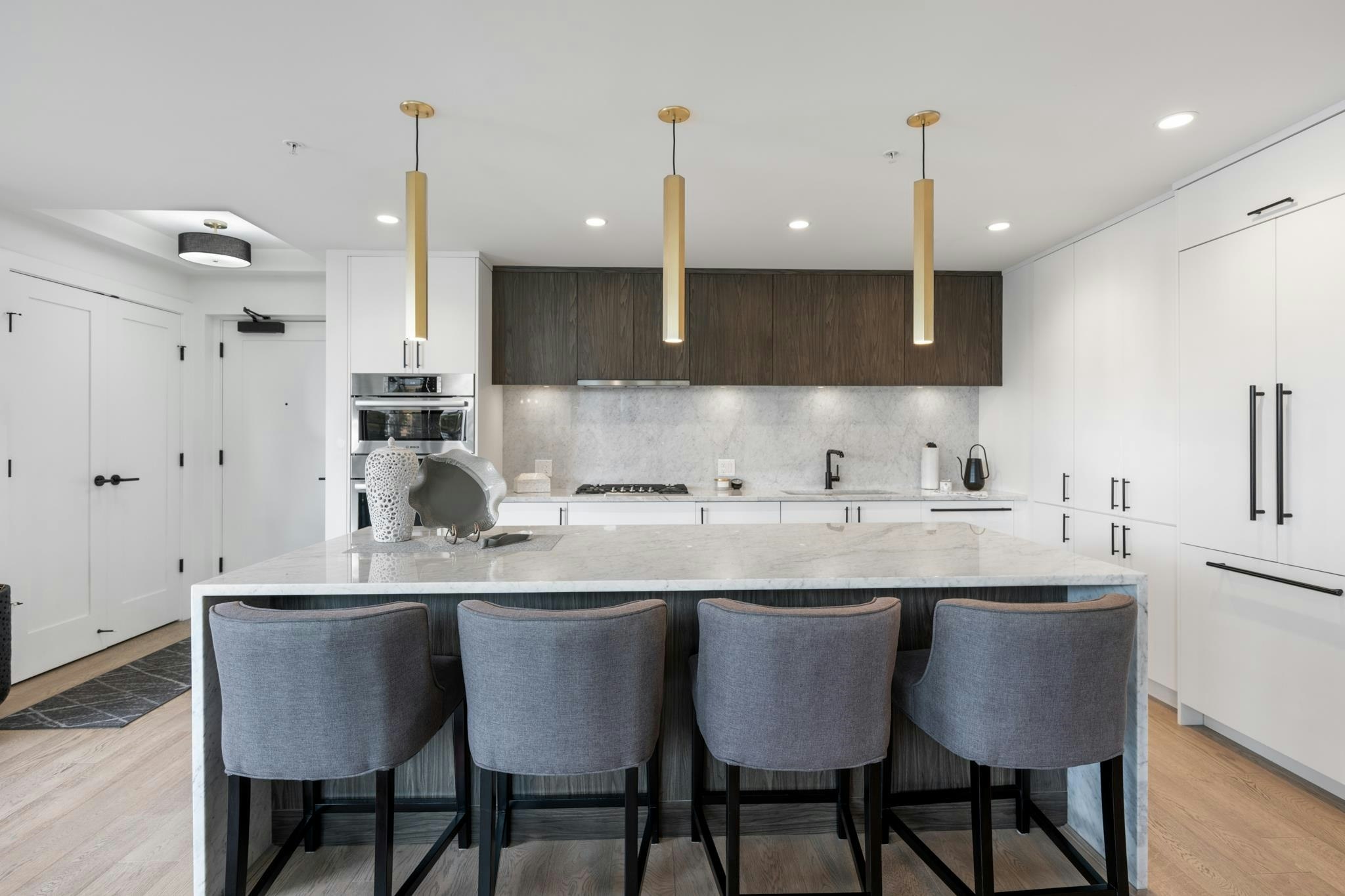 603-14825 Thrift Avenue - 5