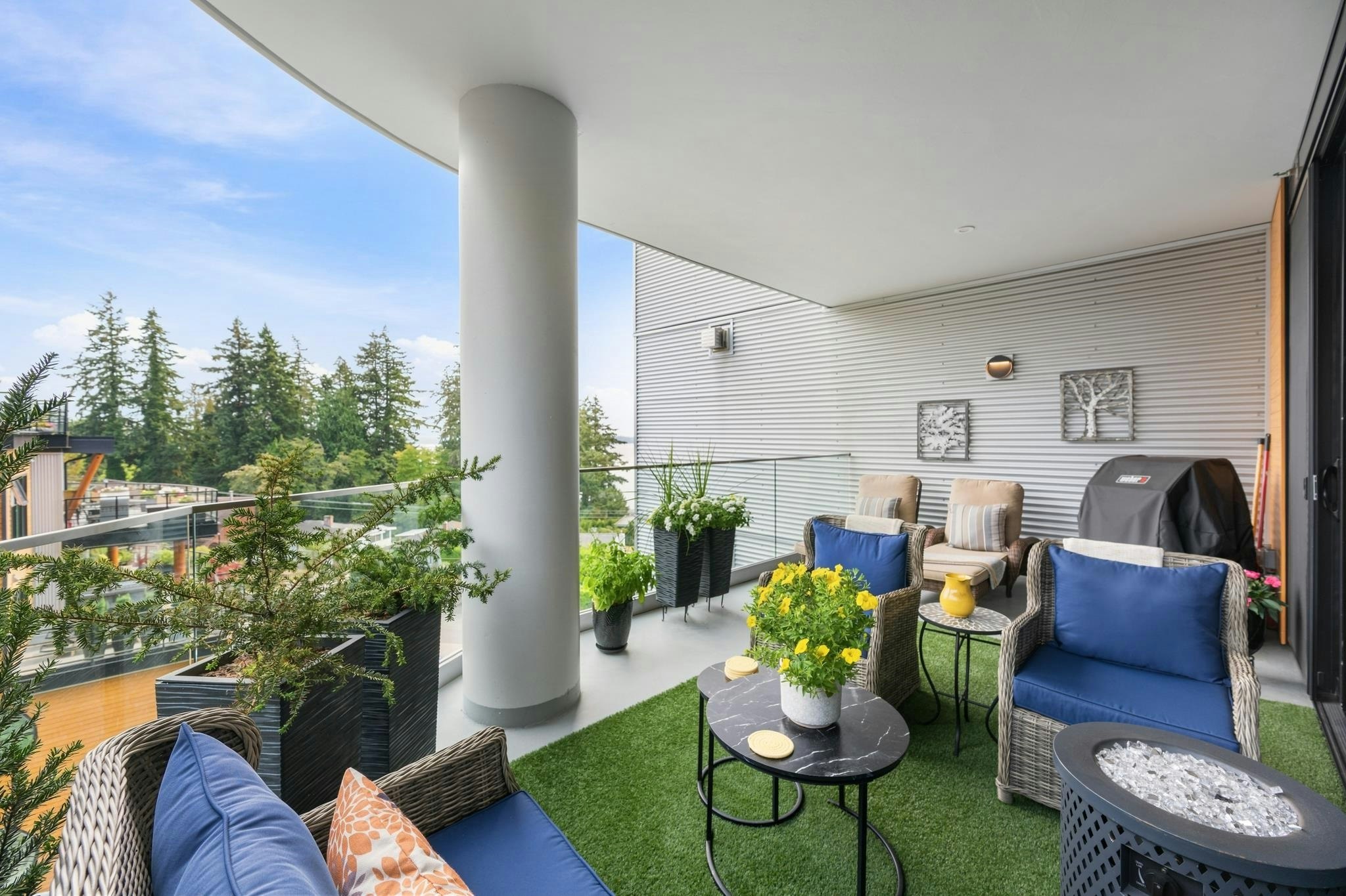 603-14825 Thrift Avenue, Surrey, BC, V4B 2J6 - 13
