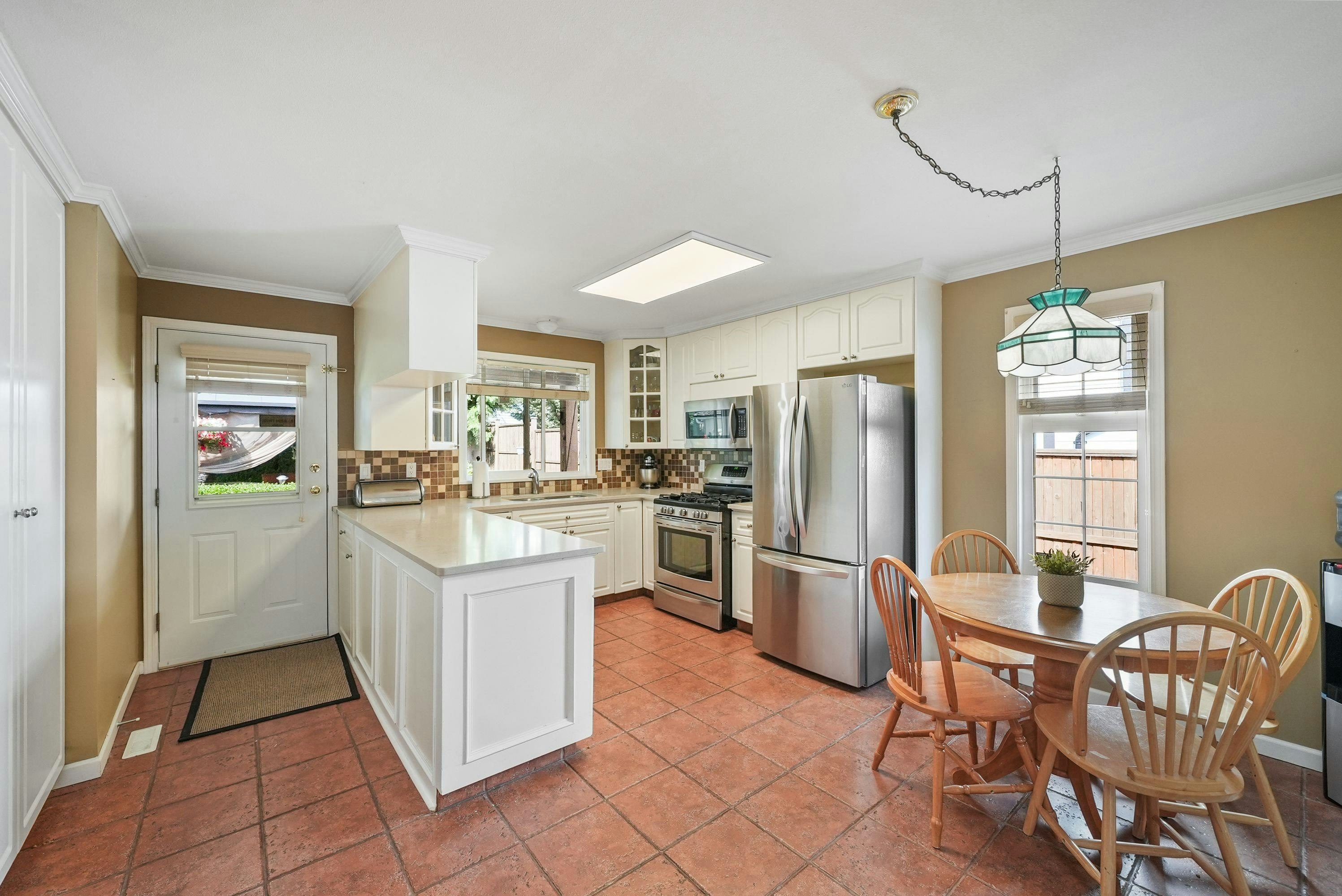 18555 57 Avenue, Surrey, BC, V3S 7T1 - 6