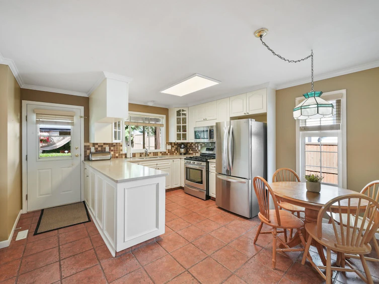 18555 57 Avenue, Surrey, BC, V3S 7T1 - 6
