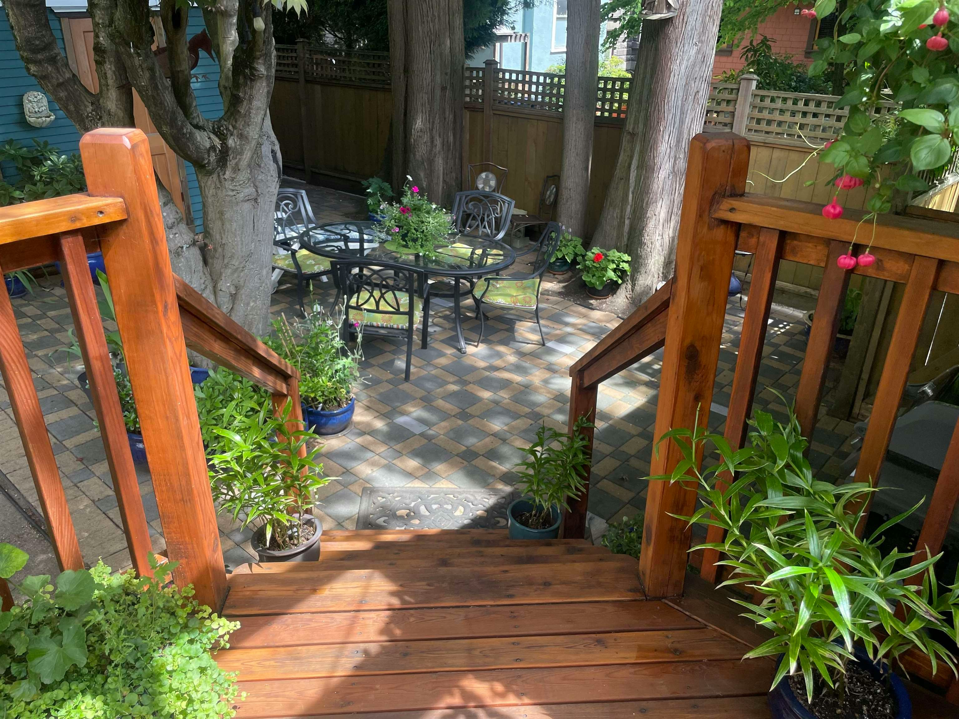 207 Eighth Street, New Westminster, BC, V3M 3P8 - 28