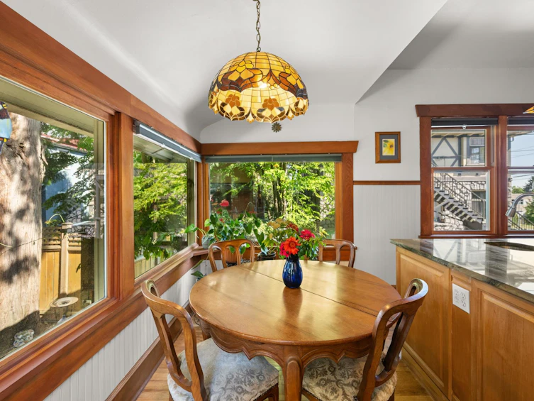 207 Eighth Street, New Westminster, BC, V3M 3P8 - 7