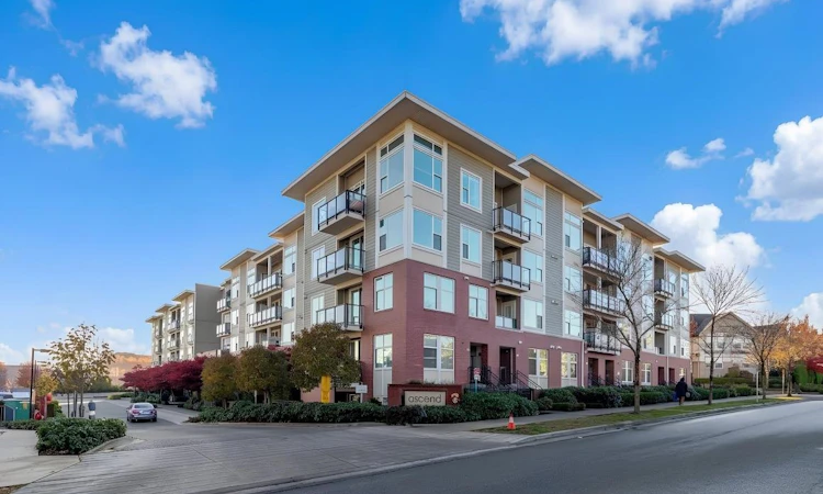 122-15956 86a Avenue
