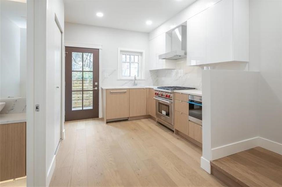 815 W 15th Avenue, Vancouver, BC, V5Z 1R8 - 4