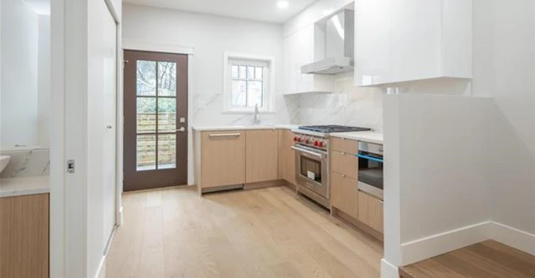 815 W 15th Avenue, Vancouver, BC, V5Z 1R8 - 4