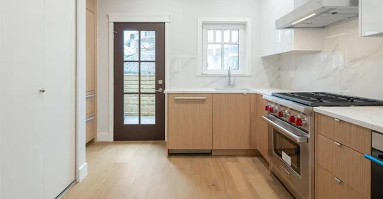 815 W 15th Avenue, Vancouver, BC, V5Z 1R8 - 3
