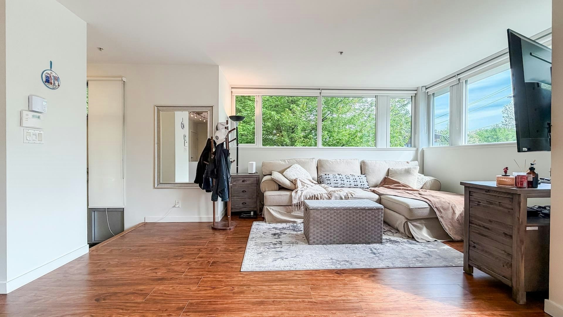 390 E 11th Ave, Vancouver, BC, V5T 4V9 - 8