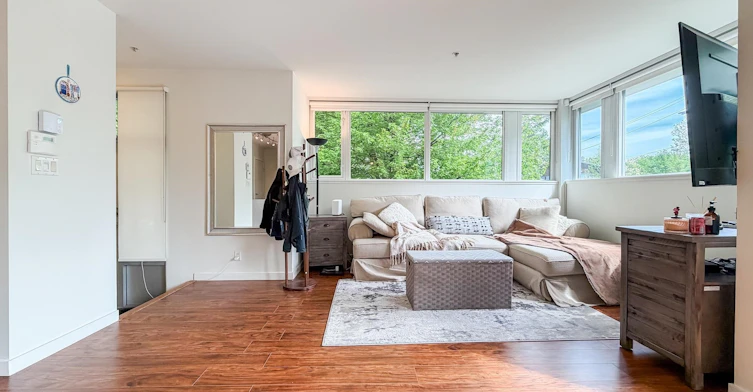 390 E 11th Ave, Vancouver, BC, V5T 4V9 - 8