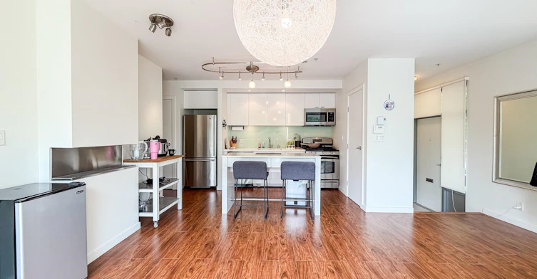 390 E 11th Ave, Vancouver, BC, V5T 4V9 - 11
