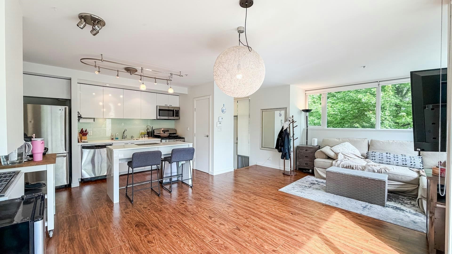 390 E 11th Ave, Vancouver, BC, V5T 4V9 - 10