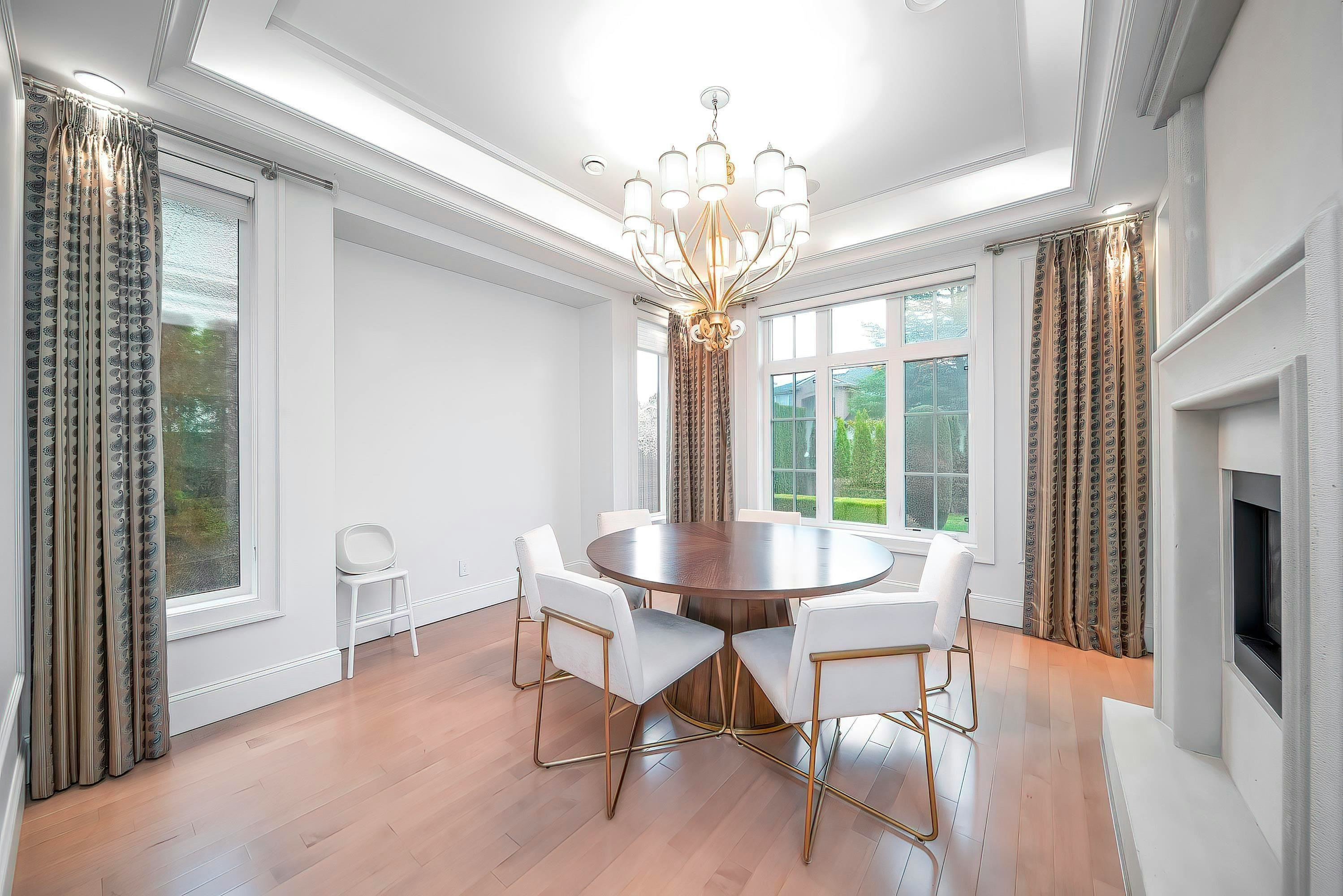 7751 Sunnyholme Crescent - 5