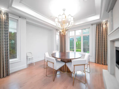 7751 Sunnyholme Crescent - 5