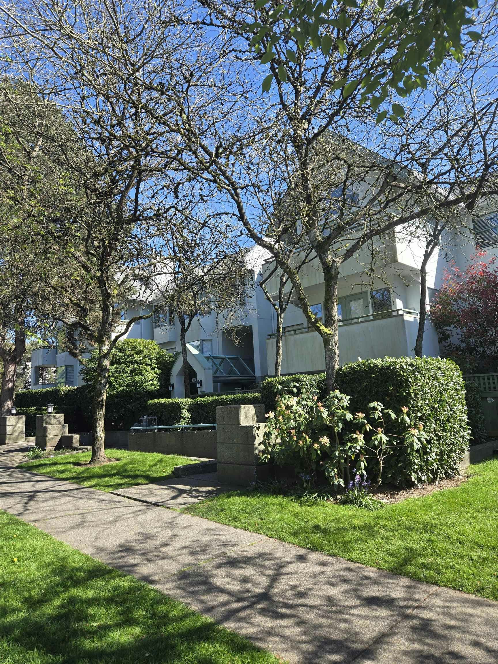 109-5250 Victory Street, Burnaby, BC, V5J 5H2