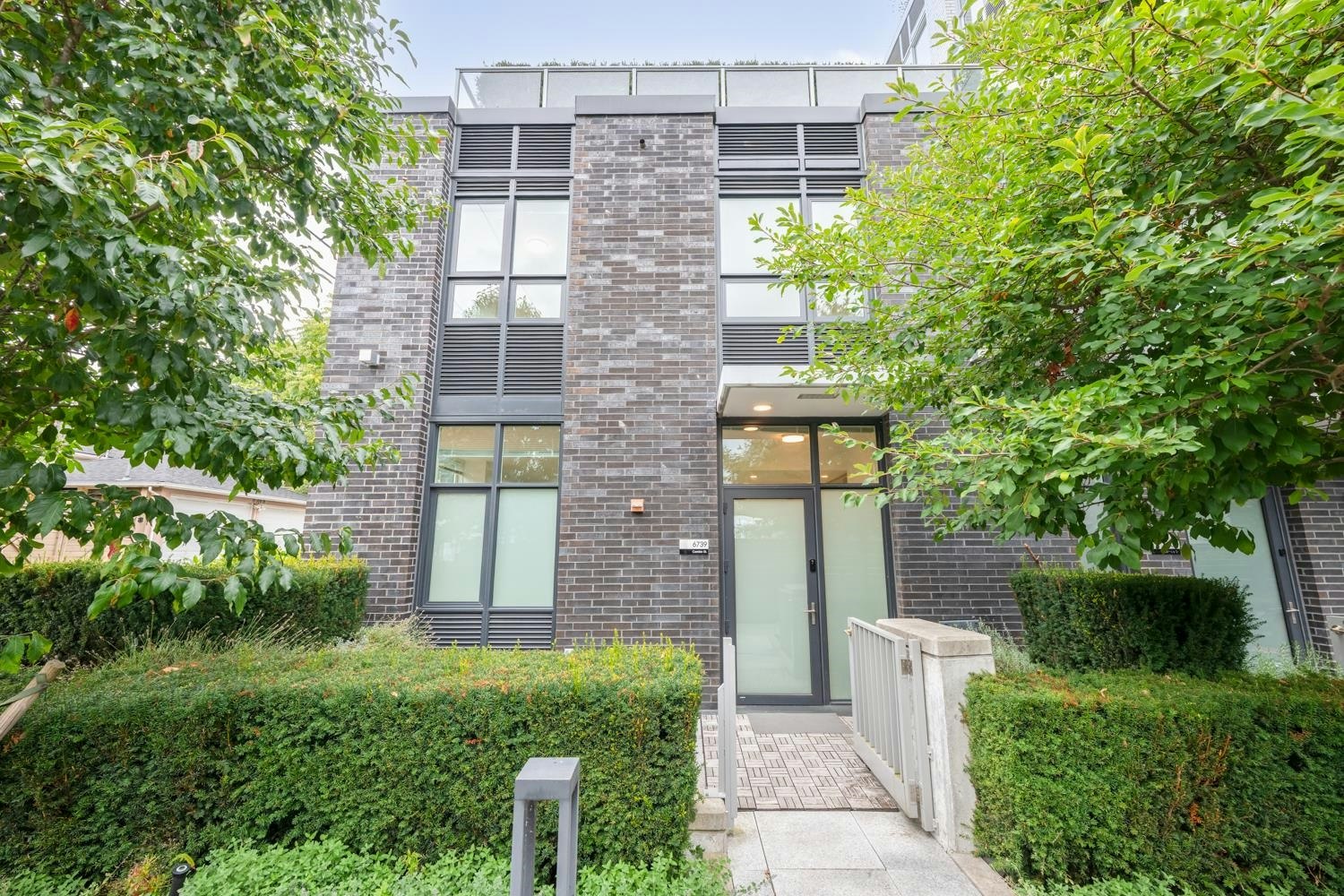6739 Cambie Street, Vancouver, BC, V6P 3H1