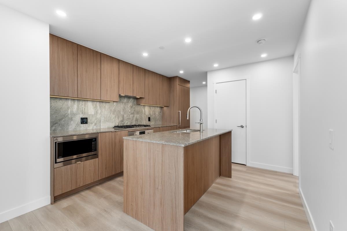 1602-626 Claremont Street, Coquitlam, BC, V3J 0T1 - 3