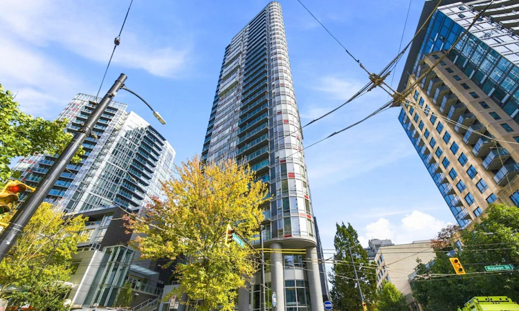 1703-233 Robson Street