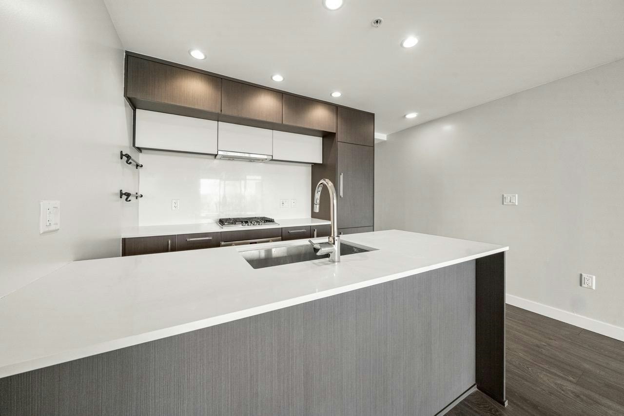 809-5580 No 3 Road, Richmond, BC, V6X 0R8 - 4