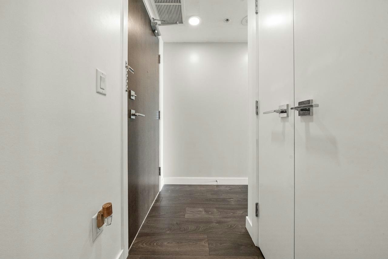 809-5580 No 3 Road, Richmond, BC, V6X 0R8 - 14