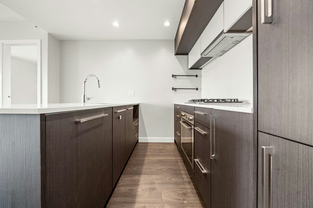 809-5580 No 3 Road, Richmond, BC, V6X 0R8 - 5