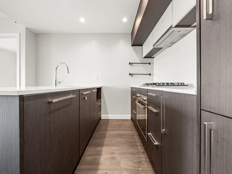 809-5580 No 3 Road, Richmond, BC, V6X 0R8 - 5