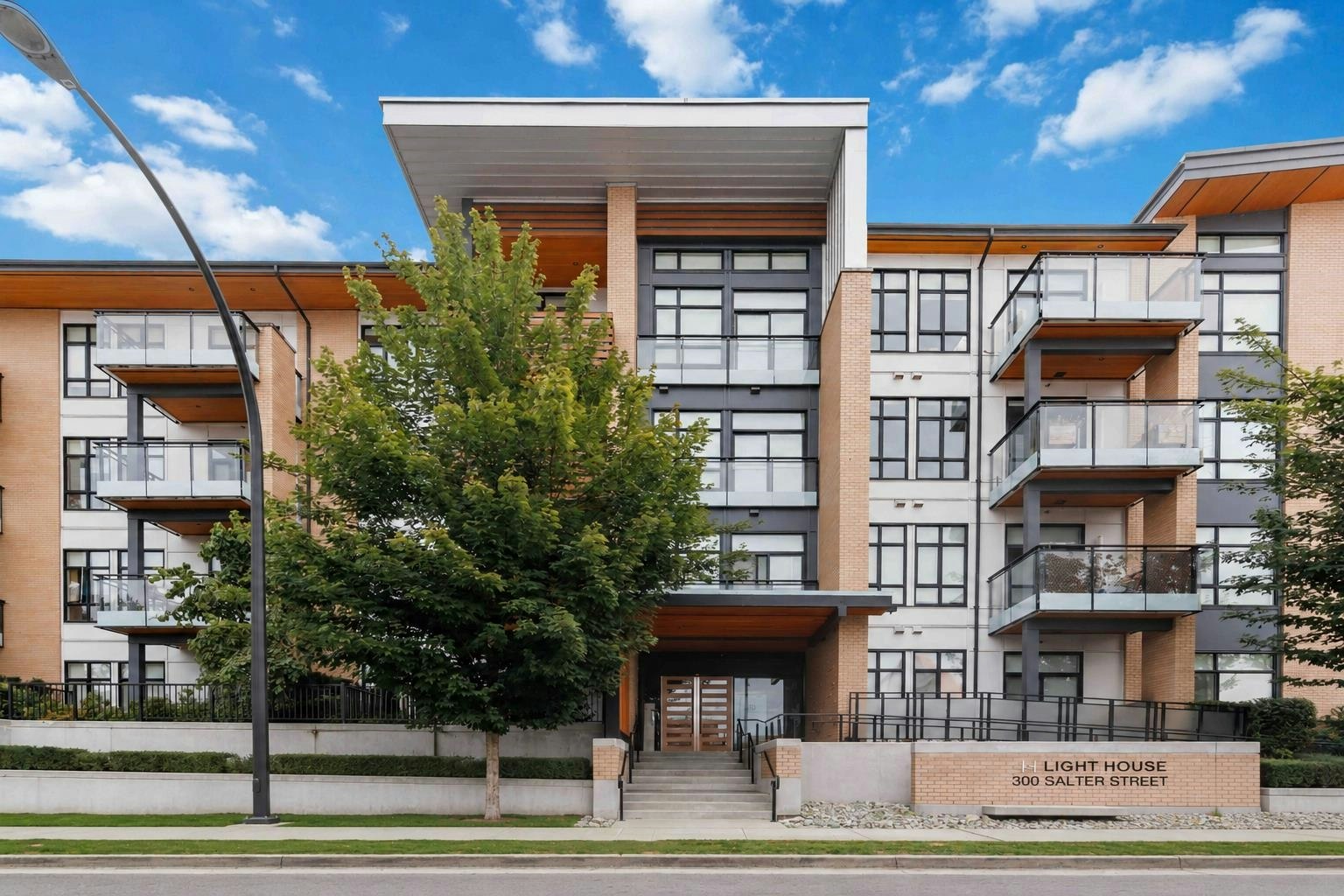 318-300 Salter Street, New Westminster, BC, V3M 0L9