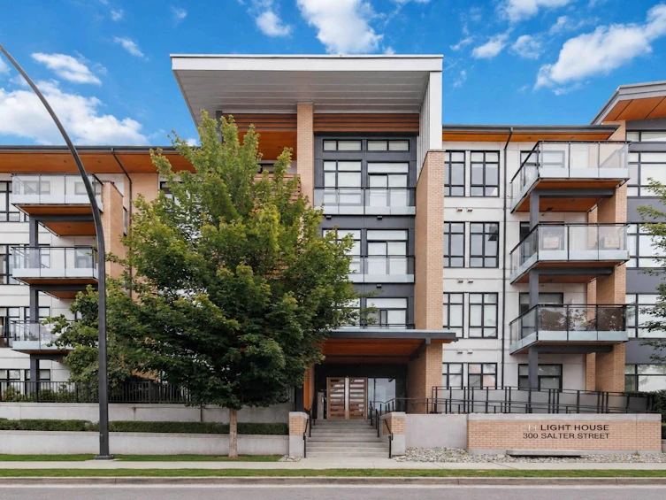 318-300 Salter Street, New Westminster, BC, V3M 0L9
