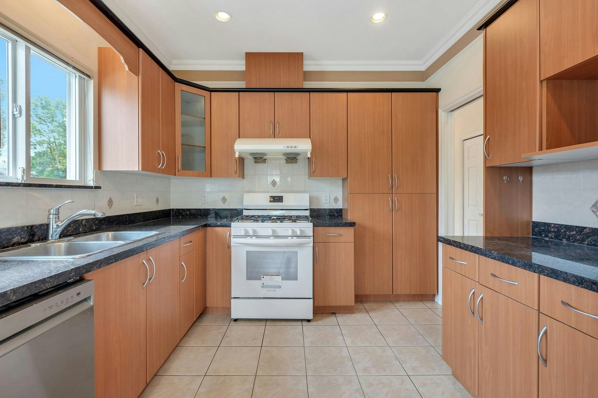 Main-2291 East 12th Avenue, Vancouver, BC, V5N 2B2 - 9