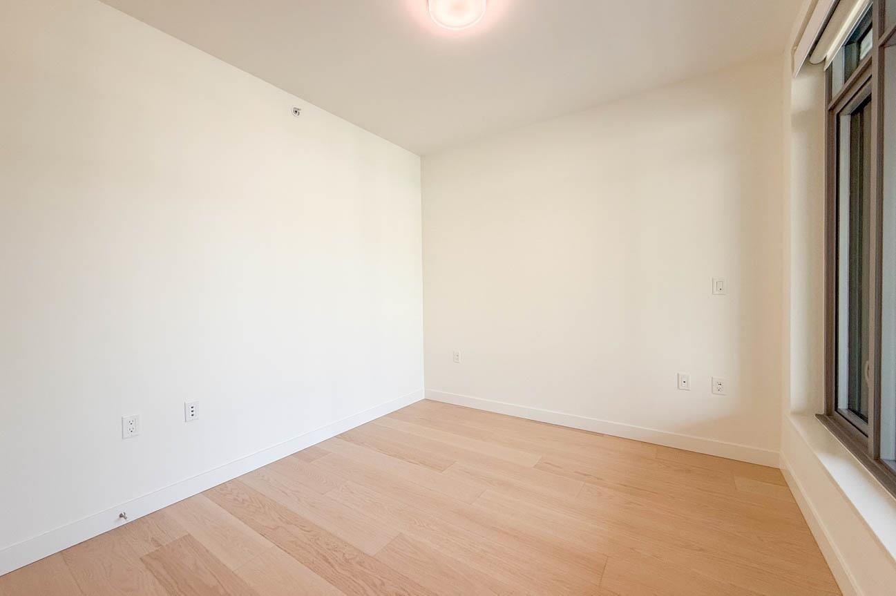 607-777 Harbour Way, North Vancouver, BC, V7P 0G2 - 10