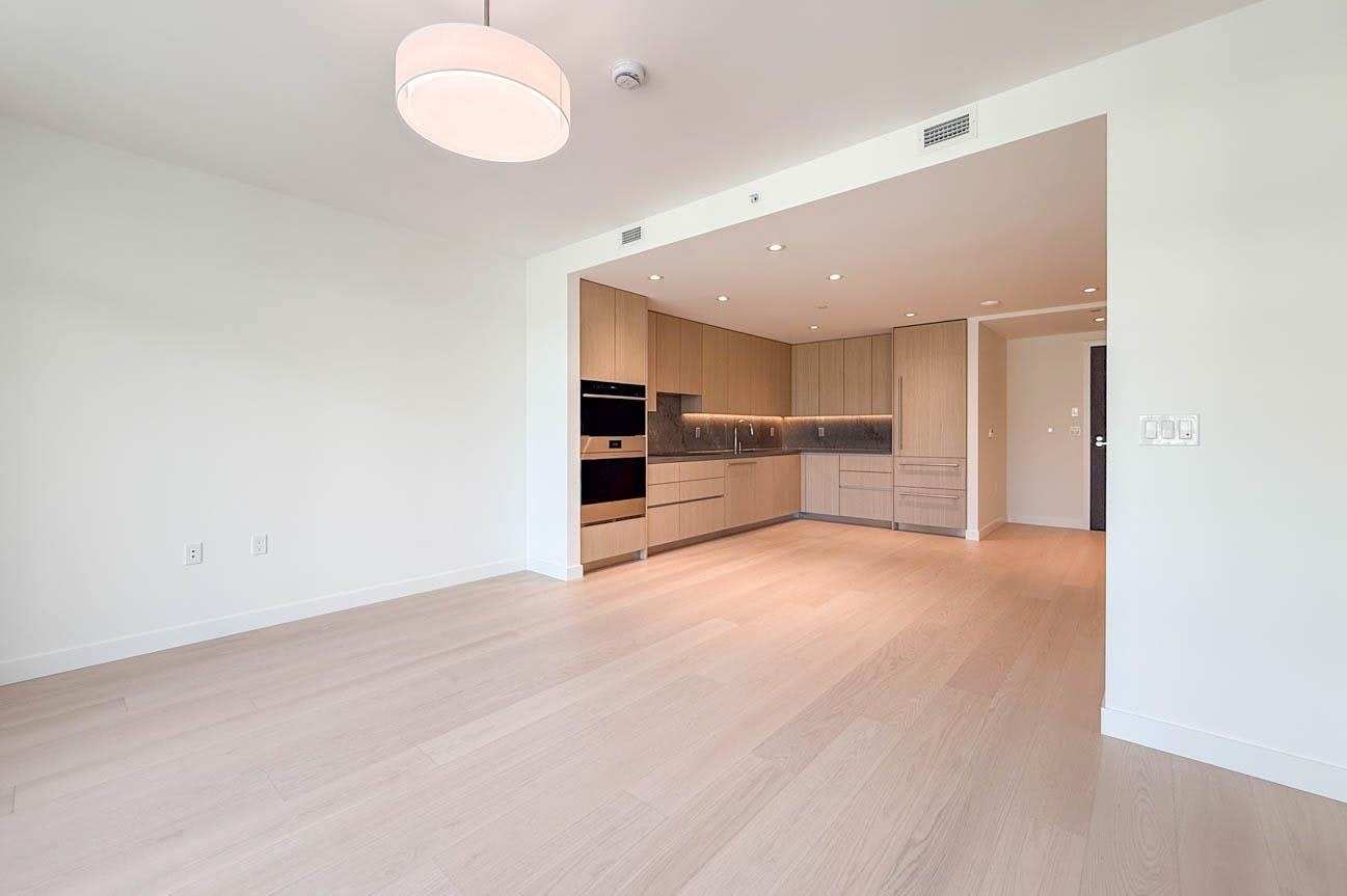607-777 Harbour Way, North Vancouver, BC, V7P 0G2 - 9