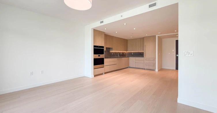 607-777 Harbour Way, North Vancouver, BC, V7P 0G2 - 9