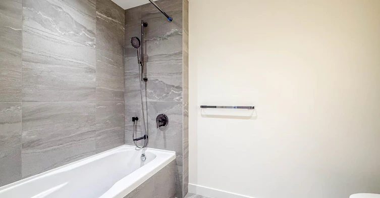 607-777 Harbour Way, North Vancouver, BC, V7P 0G2 - 15