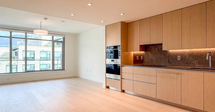 607-777 Harbour Way, North Vancouver, BC, V7P 0G2 - 4