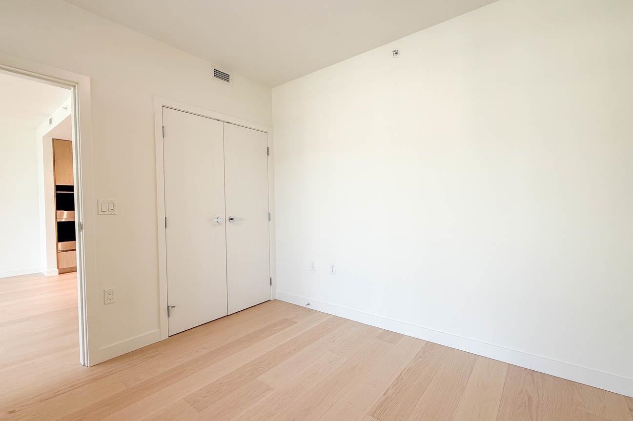 607-777 Harbour Way, North Vancouver, BC, V7P 0G2 - 11