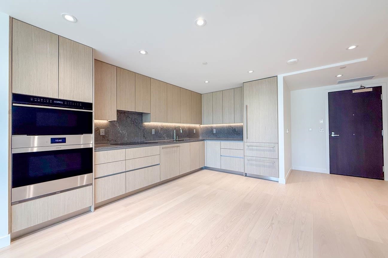 607-777 Harbour Way, North Vancouver, BC, V7P 0G2 - 5